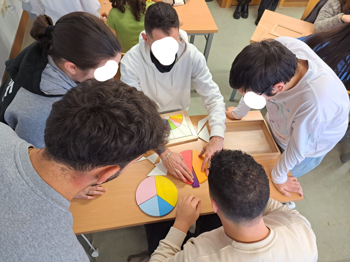 FORMACIÓN PARA PROFESIONALES Y ESTUDIANTES DE GRADO